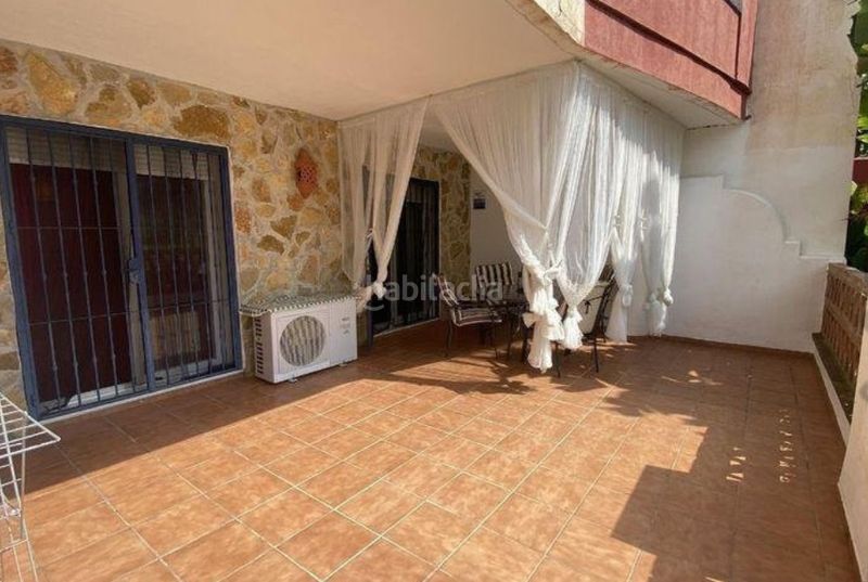 Foto d3a86726-8316-451f-a23d-68332cdd03d8. Pis amb xemeneia aparcament piscina a Riviera del Sol Mijas