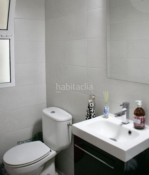 Foto 20487592-310a-48d2-bb69-3e44ba1b7536. Pis amb xemeneia aparcament piscina a Río Real Marbella