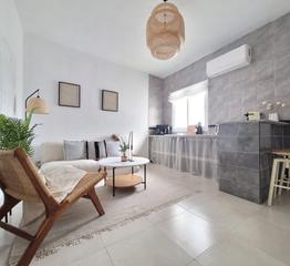 Piso en Centro. Charming partly renovated apartment in estepona’s old town