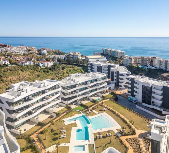 Foto 4d0d3e5f-e587-4871-a925-9ae9cc0c9a3b. Pis amb xemeneia aparcament piscina a La Capellanía - El Higuerón Benalmádena