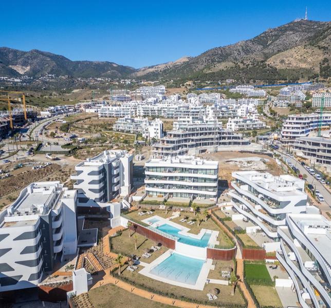 Foto e6379dcb-65c0-4634-95b0-c10df1b4aaa2. Pis amb xemeneia aparcament piscina a La Capellanía - El Higuerón Benalmádena