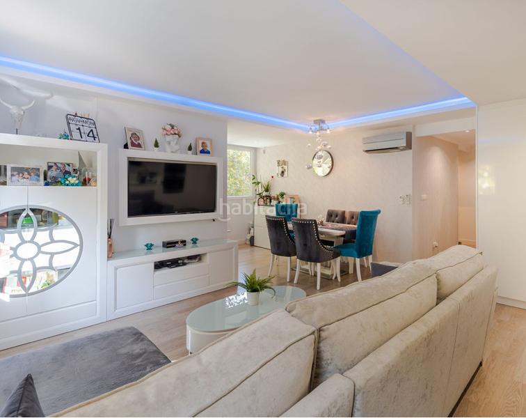 Foto 1d875d03-8e53-4e54-8f3b-e86e5dd40bb4. Pis amb xemeneia aparcament piscina a Playa Bajadilla - Puertos Marbella