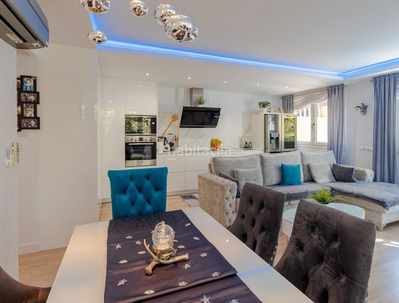 Foto 411dd019-d53b-4c5b-96ef-8f139bb40998. Pis amb xemeneia aparcament piscina a Playa Bajadilla - Puertos Marbella