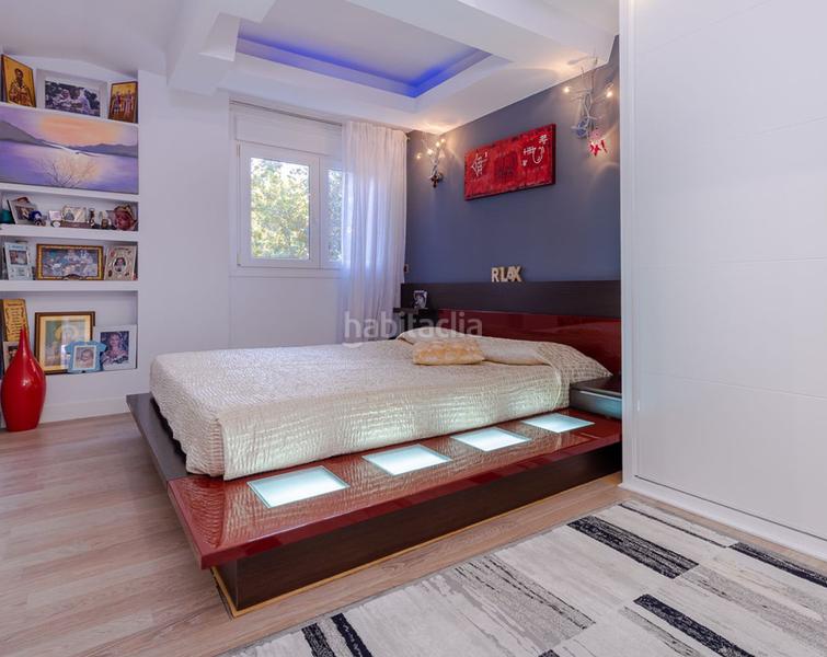 Foto 5ca783ad-f800-4fab-a818-0e7019383602. Pis amb xemeneia aparcament piscina a Playa Bajadilla - Puertos Marbella