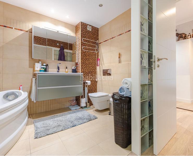 Foto 8b22be50-322c-4ec7-97cf-144ed3f04078. Pis amb xemeneia aparcament piscina a Playa Bajadilla - Puertos Marbella