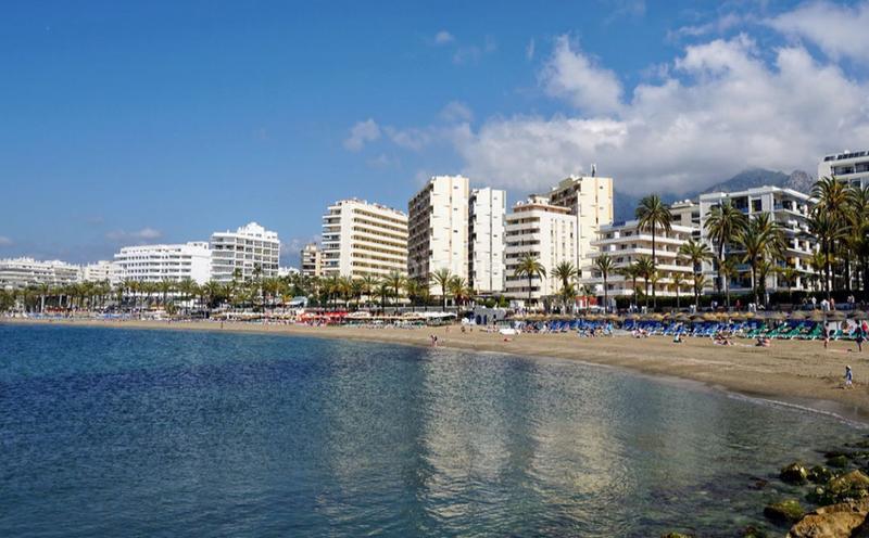 Foto 937a6946-1a8f-4126-a0ff-78b247911576. Pis amb xemeneia aparcament piscina a Playa Bajadilla - Puertos Marbella