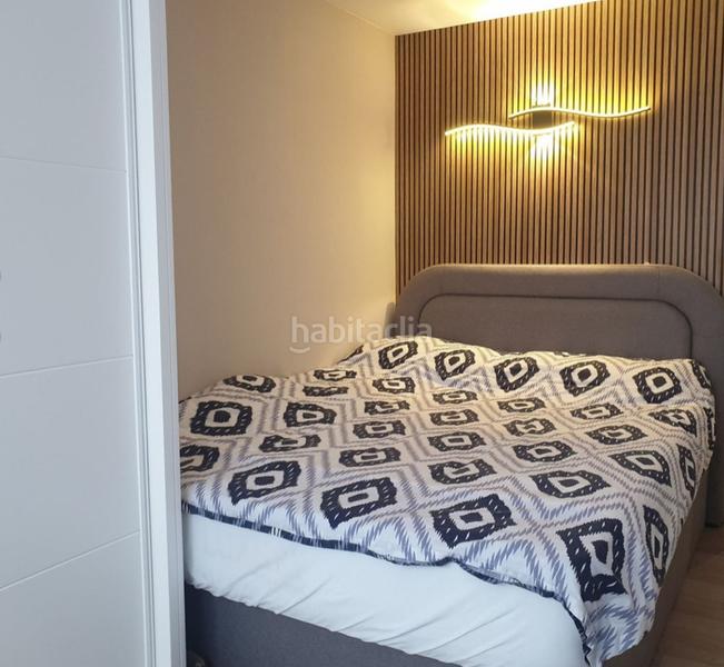 Foto dd024219-5ab5-4976-866f-33530ddf16d3. Pis amb xemeneia aparcament piscina a Playa Bajadilla - Puertos Marbella