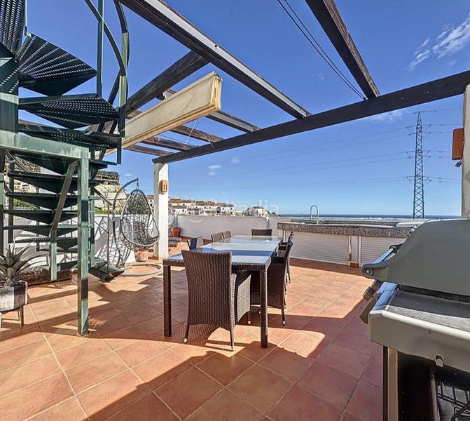 Foto 5c5cb14f-00d4-4e6c-8a4c-91faced75f1e. Appartamento con camino parcheggio piscina in Doña Julia Golf Casares