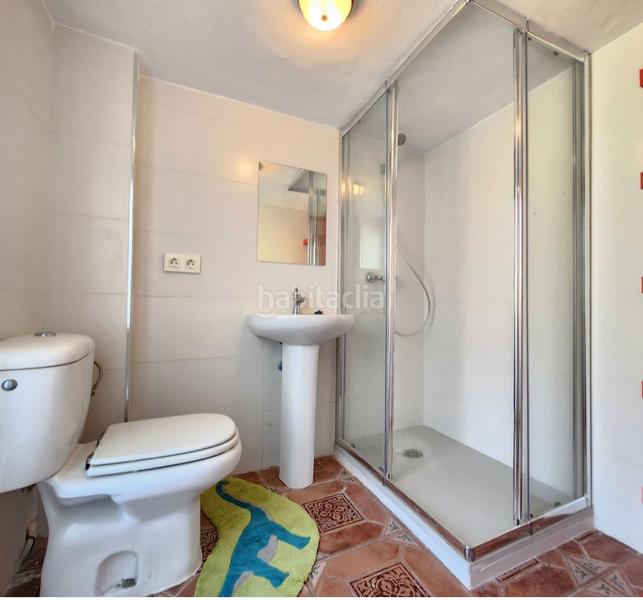 Foto d11dd02a-b573-4630-ab92-3c04b23a3948. Pis amb xemeneia aparcament a Centro Estepona
