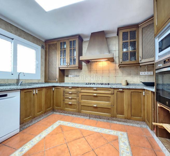 Foto f887eb9c-689d-4d39-9b3a-6853d1ff7128. Pis amb xemeneia aparcament a Centro Estepona