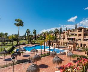 Piso en Nueva Atalaya. Elegant duplex penthouse in la cartuja del golf, next to atalaya