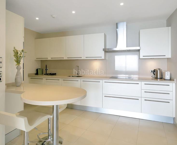 Foto bf70eb1a-385a-4275-aaf4-b5c8636a9557. Piso samara resort en Alto de los Monteros Marbella