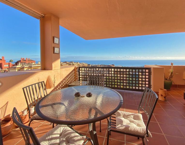 Foto 66739b3b-6b47-4b1d-be74-ce63542c8fd5. Piso bright and sunny duplex penthouse with the best views of Calahonda en Mijas