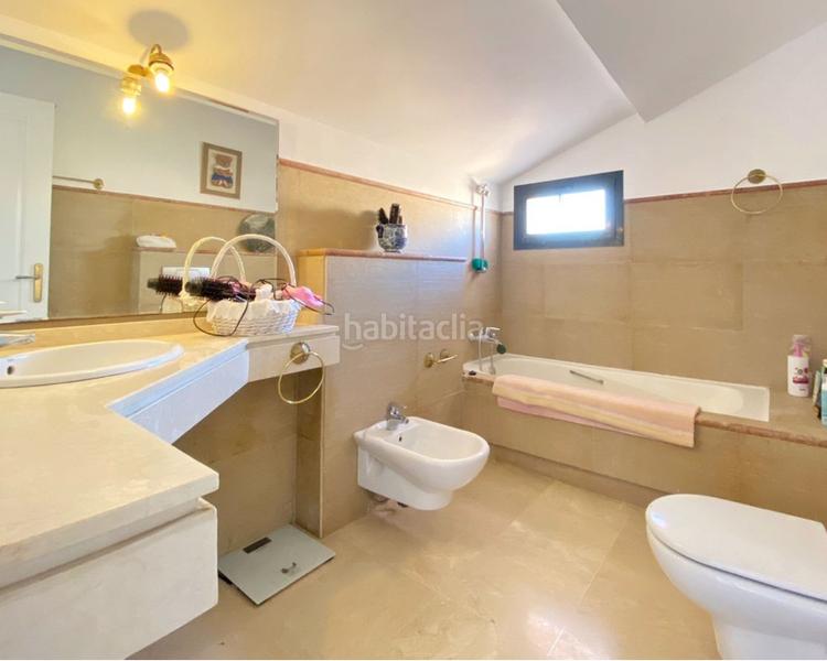 Foto ae727f74-e55b-4f44-9ed0-75037b90476f. Piso bright and sunny duplex penthouse with the best views of Calahonda en Mijas