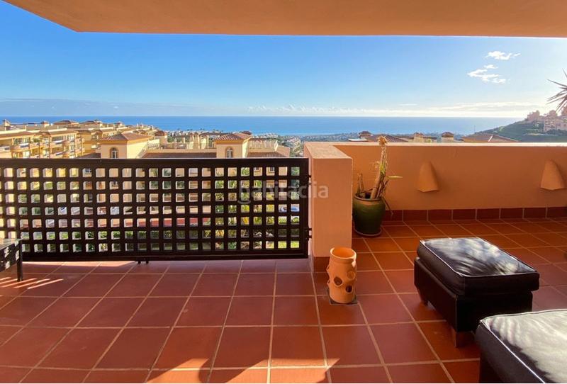 Foto aec71fd3-0c0f-4f16-966a-b0bcfed7f589. Piso bright and sunny duplex penthouse with the best views of Calahonda en Mijas