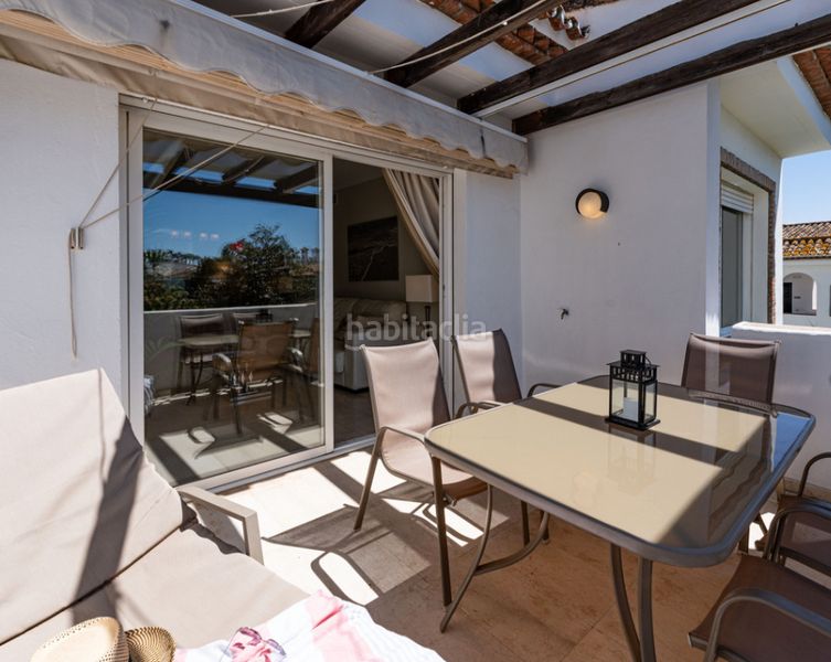 Foto 663b77b7-53c6-4c97-8bc4-1616c20e7442. Pis amb xemeneia aparcament piscina a El Velerín Estepona