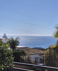 Pis a Solymar. Ground floor apartment for sale with stunning sea views