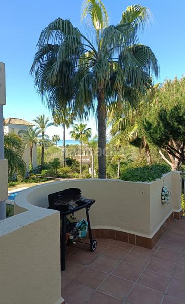 Foto 38a706e0-5202-4973-88ad-7b5a8f722b8c. Etagenwohnung mit kamin parking pool in Cabopino - Artola Marbella
