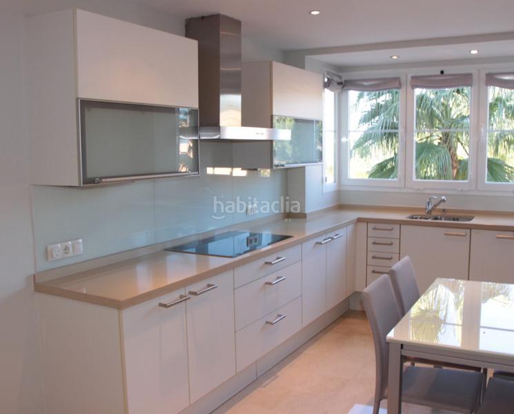 Foto 80b19c4e-b106-419b-9e69-501be20fa15f. Etagenwohnung mit kamin parking pool in Cabopino - Artola Marbella