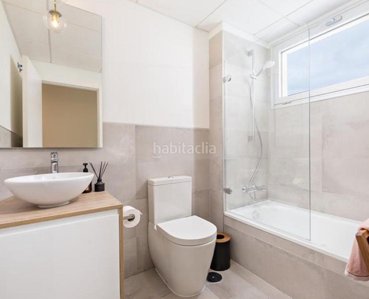 Foto d0414815-4422-478d-b72c-023aac0ba385. Appartamento con camino piscina in Las Gaviotas - Carvajal Fuengirola