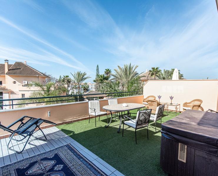 Foto df39b613-3a52-4238-9da5-c597bbecc4bc. Piso elviria en Costabella Marbella