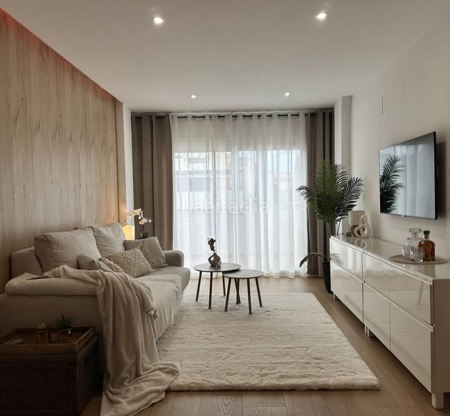 Foto 891ba275-56df-423a-abd0-c77183e2bd3e. Pis amb xemeneia a Arroyo de la Miel Benalmádena