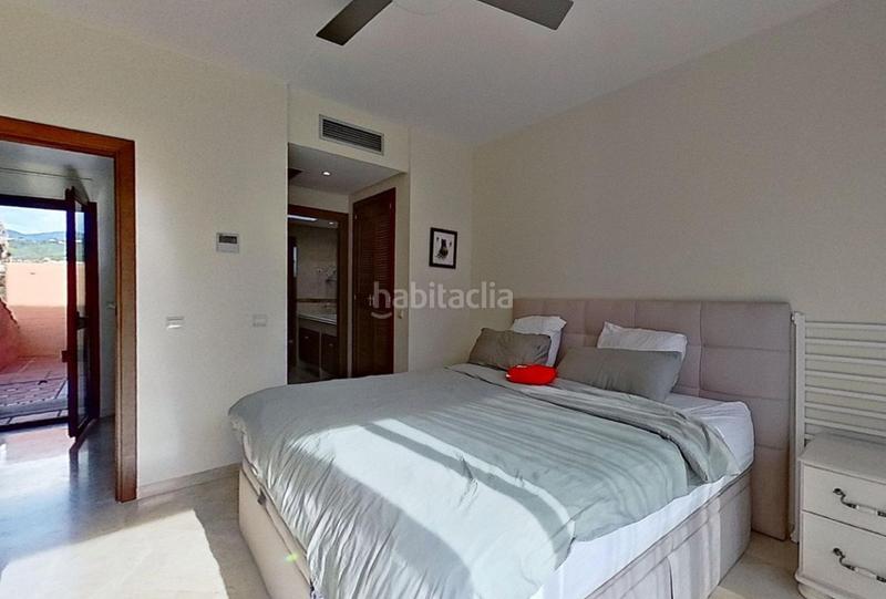 Foto 83fc12e4-8df5-4b40-a771-4424acba6b18. Pis amb xemeneia aparcament piscina a Las Chapas - Alicate Playa Marbella