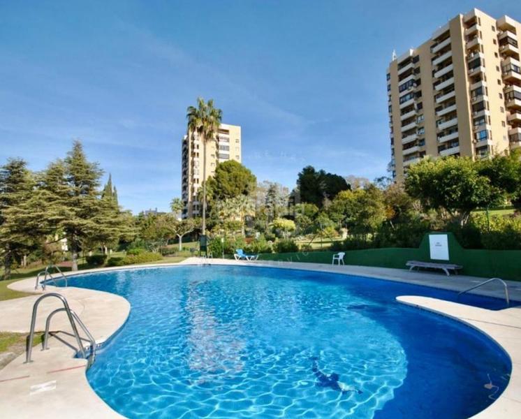 Foto 7fe4d9f6-101d-4543-a11b-8ab09d6c806f. Etagenwohnung mit kamin pool in La Dama de Noche - La Alzambra Marbella