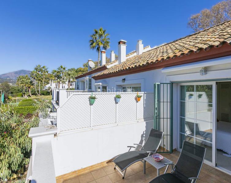 Foto de25b7bd-c3ba-4467-8f9b-bac6f8ab3438. Piso magnificent townhouse in a luxury urbanization next to the real club de golf de guadalmina en Marbella