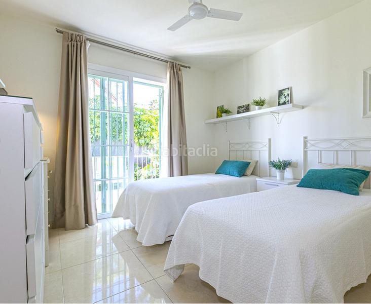 Foto f5308c3e-c691-4cd3-94c7-7c50fcb139f8. Piso magnificent townhouse in a luxury urbanization next to the real club de golf de guadalmina en Marbella