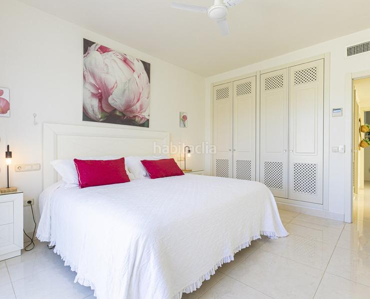 Foto f6868d9d-9716-4949-a240-7ad0f1f25267. Piso magnificent townhouse in a luxury urbanization next to the real club de golf de guadalmina en Marbella