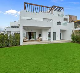 Piso en Casares Golf - Casares del Sol. Casares golf | ground floor apartment with spacious lawn garden