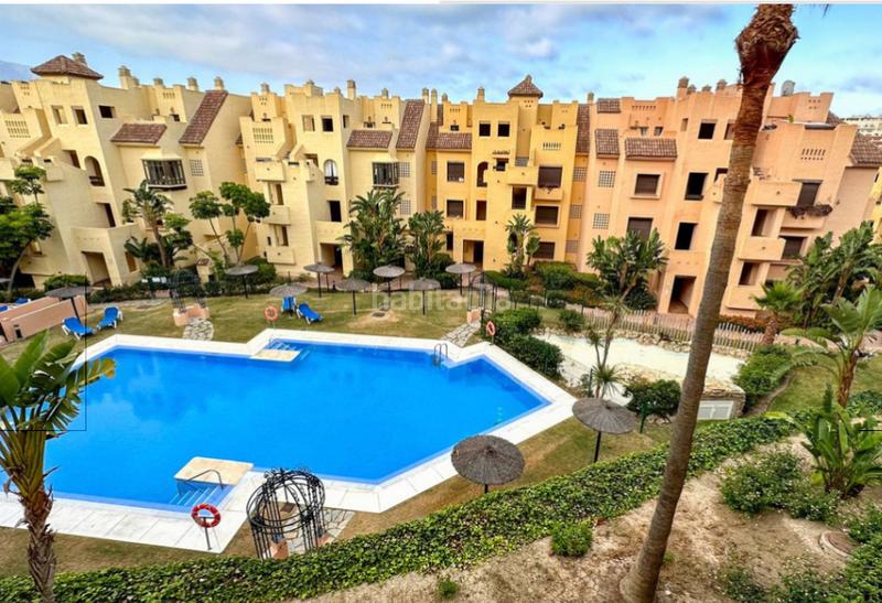 Foto 2f66e69f-eb5b-4963-a859-52dc42ecef9a. Pis amb xemeneia aparcament piscina a Alcorrín Manilva