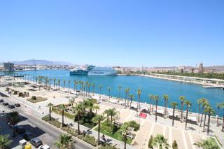 Location Appartement  De la farola. Espectacular piso en paseo de la farola. malaga. con parking.