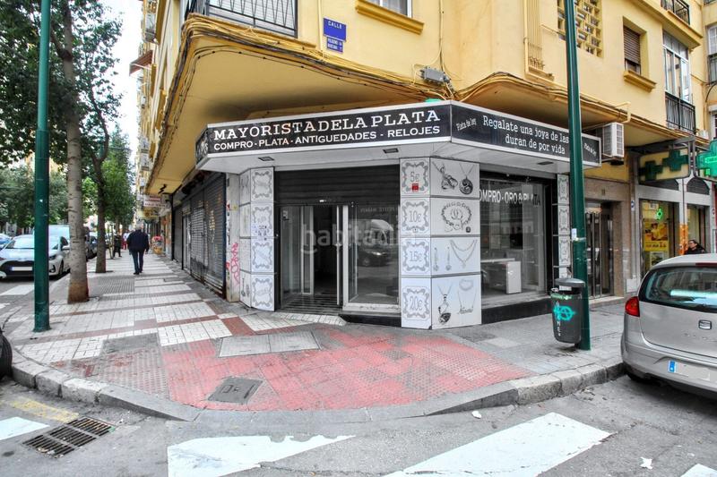 Foto b8022143-1f20-4bf4-9ac0-80cb4e2e9065. Local comercial a La Trinidad Málaga