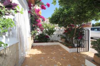 Casa adossada  Isaac albeniz. Amplio adosado con solarium, terraza, parking y piscina. torrox.