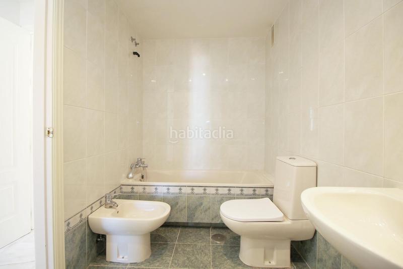 Foto 3772e876-20ee-45ca-9f01-e3d6e18aafc1. Piso en federico fellini 36 luminoso piso en Parque Clavero. piscina. zona este malaga en Málaga