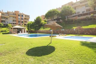 Pis en Federico fellini 36. Luminoso piso en parque clavero. piscina. zona este malaga