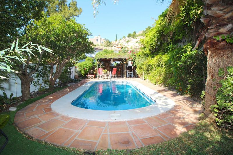 Foto 835b6aa7-ef07-401b-ab2c-3aa3981e80eb. Casa in leoni benabú in Pinares de San Antón Málaga