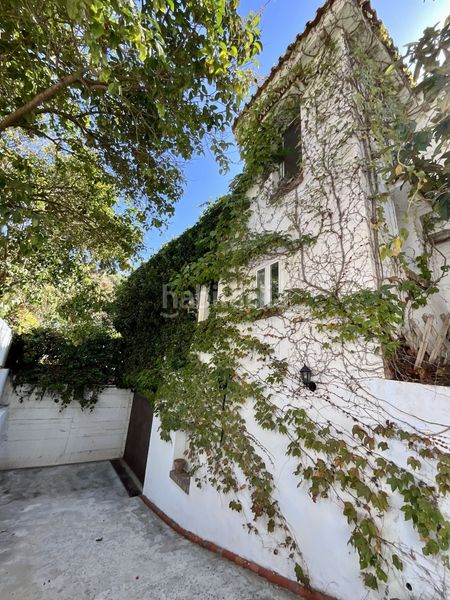 Foto be27f41f-945c-4a34-a908-3b8343f3e449. Casa in leoni benabú in Pinares de San Antón Málaga