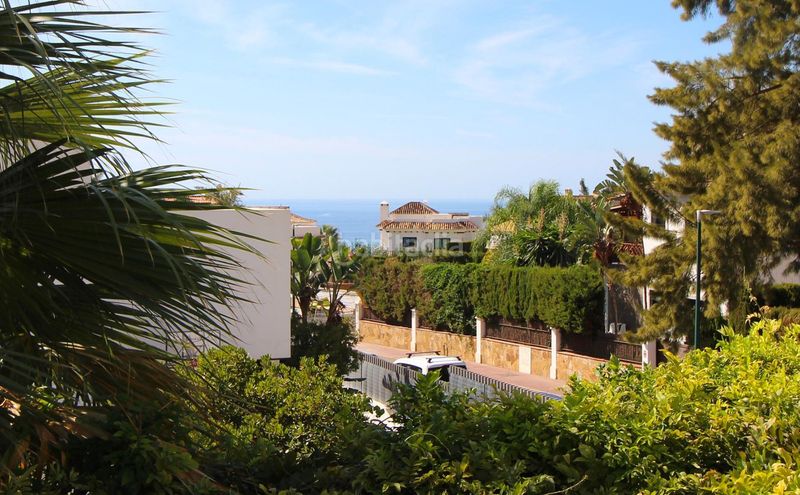 Foto 9cf08b2e-125a-4058-acf3-08e8a09d2499. Casa a leoni benabú a Pinares de San Antón Málaga