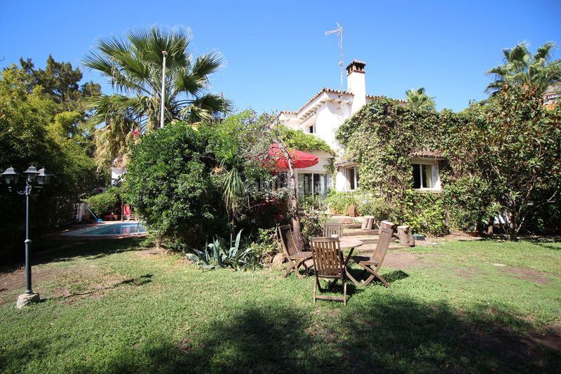 Foto f5cb9131-44eb-4b03-9faf-45ce5d3cd023. Casa a leoni benabú a Pinares de San Antón Málaga