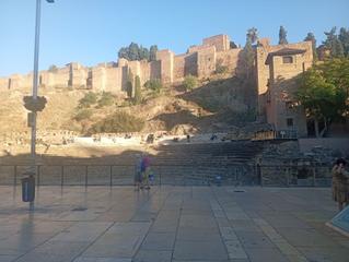 Rent Flat  Cister. Vive en pleno centro histórico, frente al palacio de la aduana y
