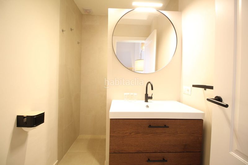 Foto 1ddd3024-a8e9-424e-9f9b-df1d3c72d00c. Estudi a galatas 5 a Cristo de la Epidemia Málaga