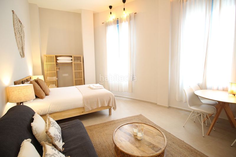 Foto 9b1976e3-abf4-4042-9c19-36f7be8a6110. Estudi a galatas 5 a Cristo de la Epidemia Málaga