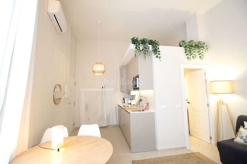 Foto 9f38d021-6b2b-43a8-abf5-167f0d6af927. Estudi a galatas 5 a Cristo de la Epidemia Málaga