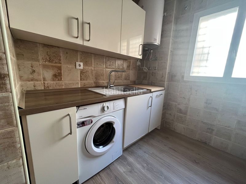 Foto d2a57983-cf0b-40ea-8b12-89df48f79b42. Flat with heating in Perchel Norte Málaga