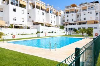 Dachwohnung in Hernan nuñez de toledo 14. Aticoduplex en el lagarillo blanco con gran terraza. pedregalejo