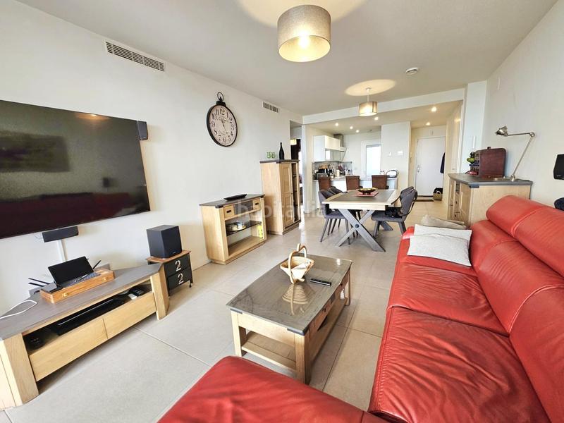 Foto b731e42c-79b5-4793-ad2c-efdb0e6bb77e. Piso apartamento moderno, concepto abierto, de lujo, con gran terraza y jardín privado, espectaculares vistas al mar en Benalmádena