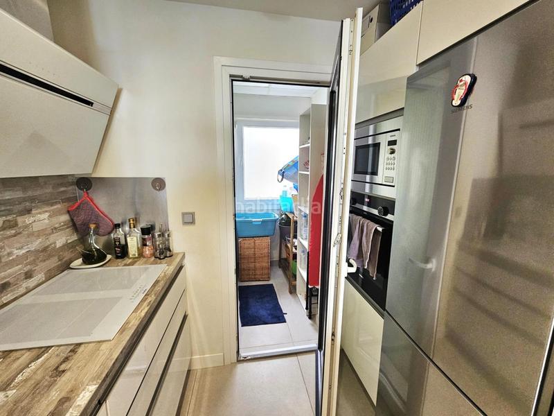 Foto e3e9a9a1-fef9-4f0c-9a9b-94697f8235df. Piso apartamento moderno, concepto abierto, de lujo, con gran terraza y jardín privado, espectaculares vistas al mar en Benalmádena